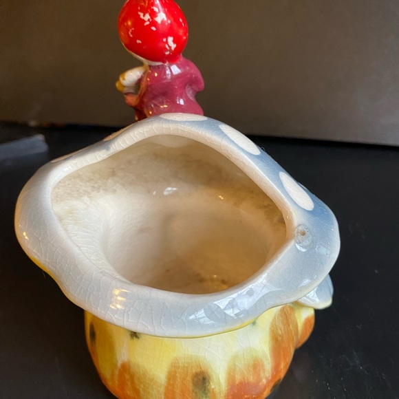 Vintage mushroom and pixie elf planter - Picture 4 of 7